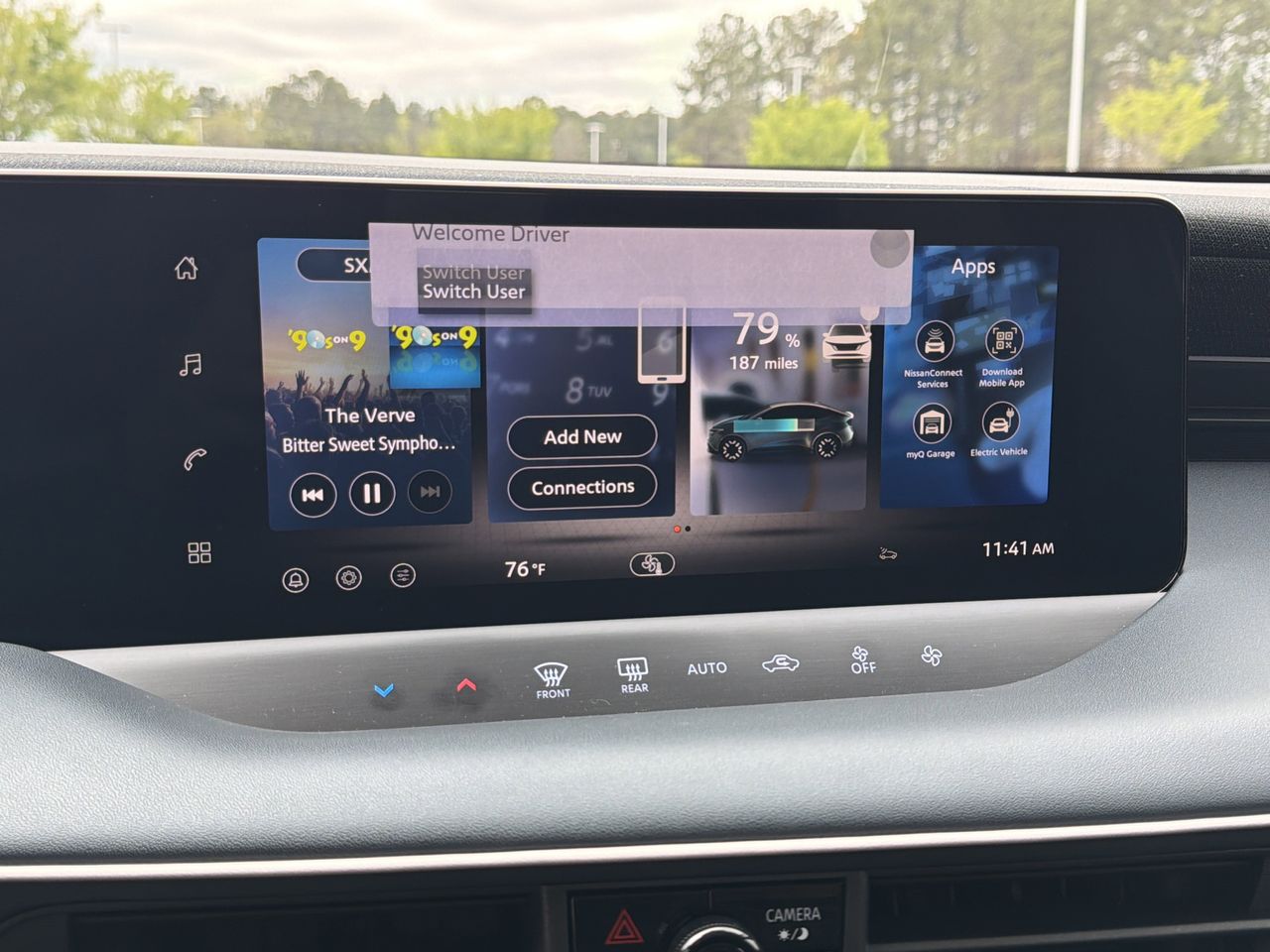 View vehicle photo 4