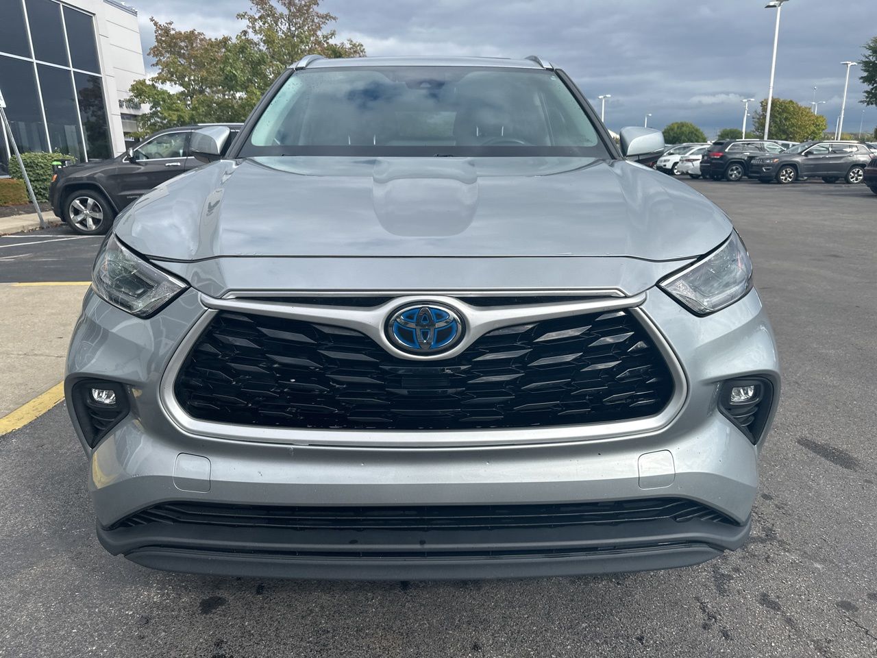 2021 Toyota Highlander Hybrid XLE 2