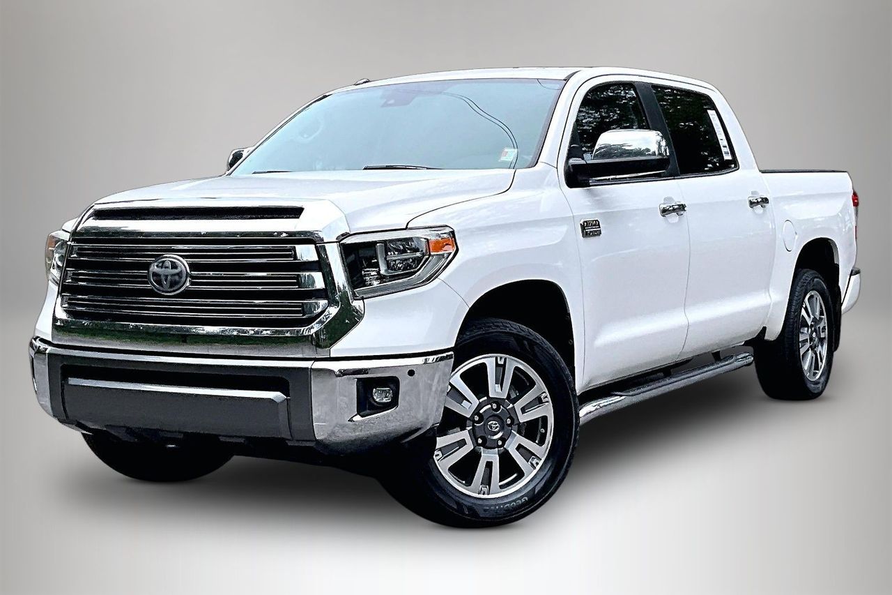 Super White 2018 Toyota Tundra Pickup Truck Four-Wheel Drive 6-Speed Automatic Overdrive