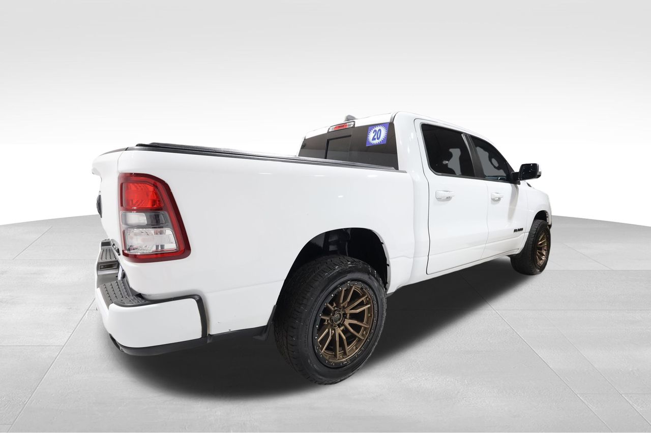 View vehicle photo 4