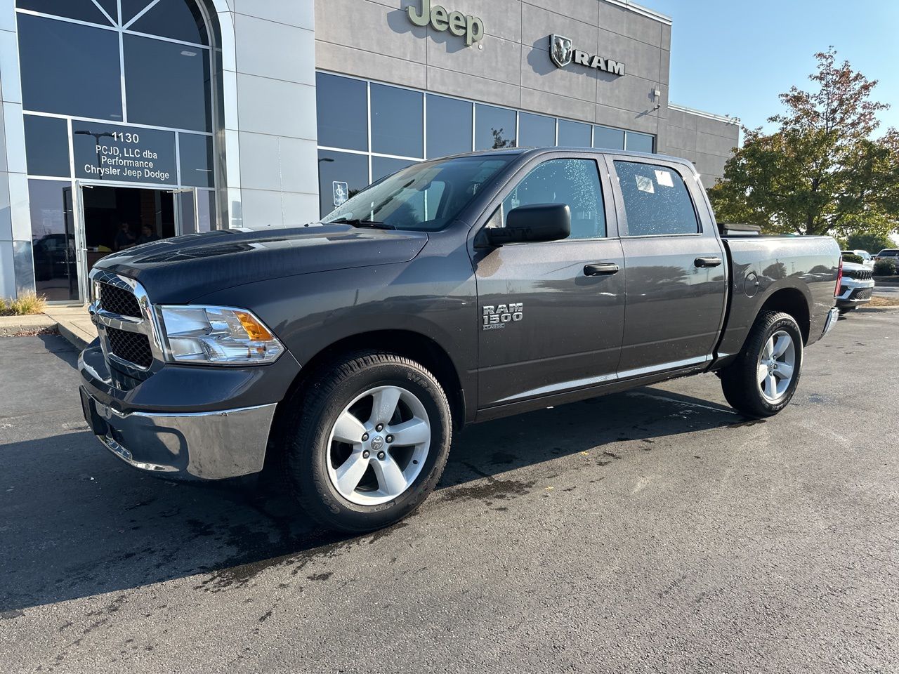 2023 Ram 1500 Classic SLT 3