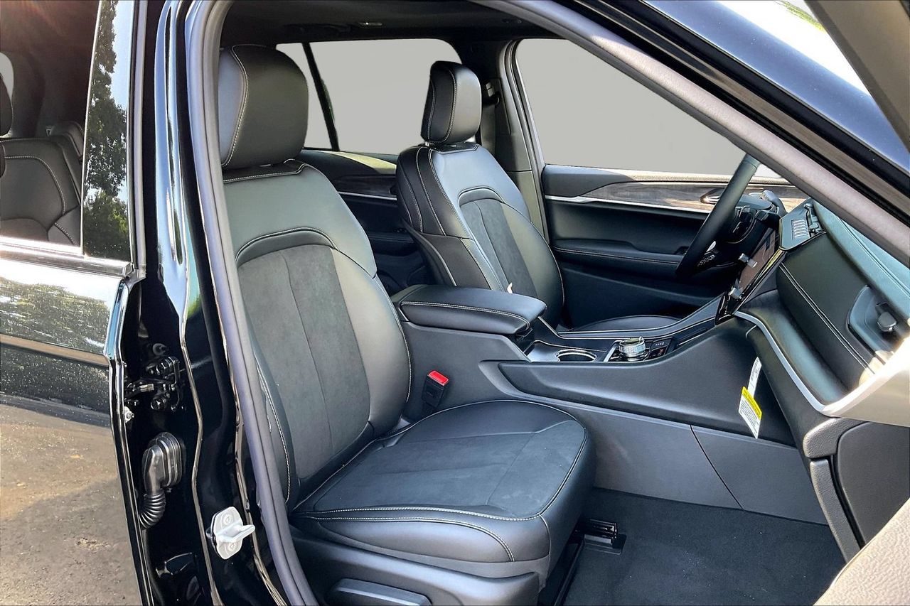 New 2026 Black Jeep Altitude image 20
