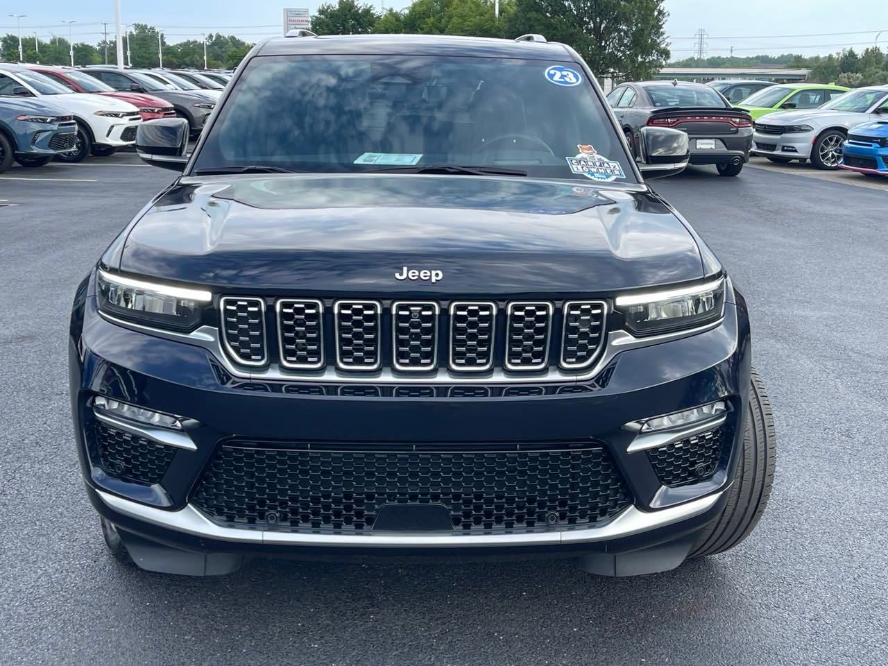 2023 Jeep Grand Cherokee Summit 8