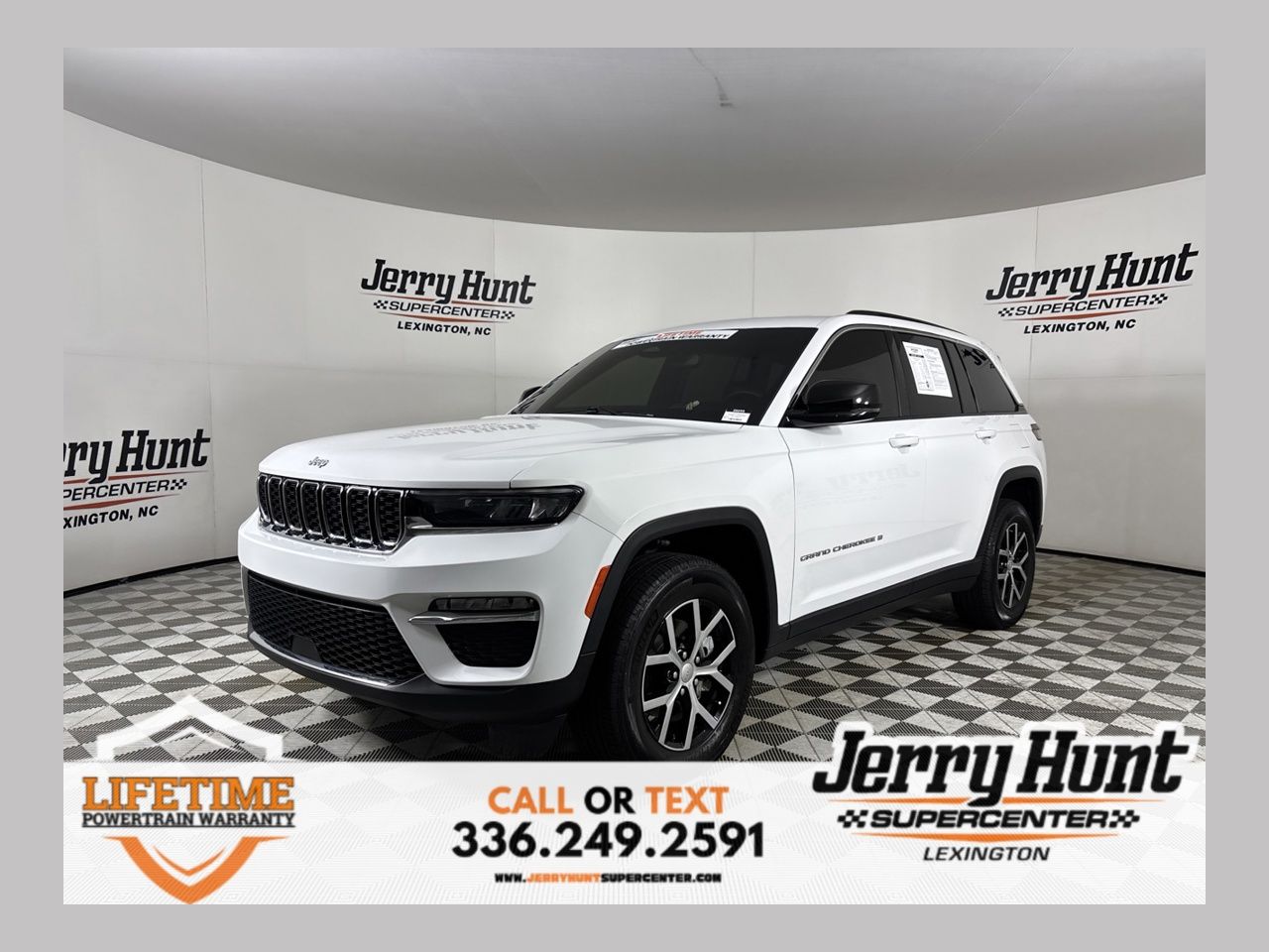 Bright White Clearcoat 2024 Jeep Grand Cherokee SUV / Crossover 4X2 8-Speed Automatic