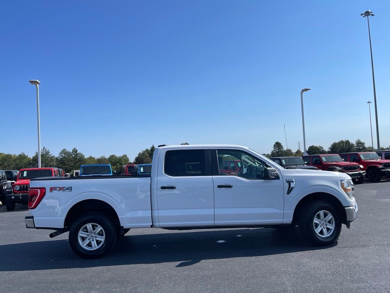 2021 Ford F-150 XLT 2