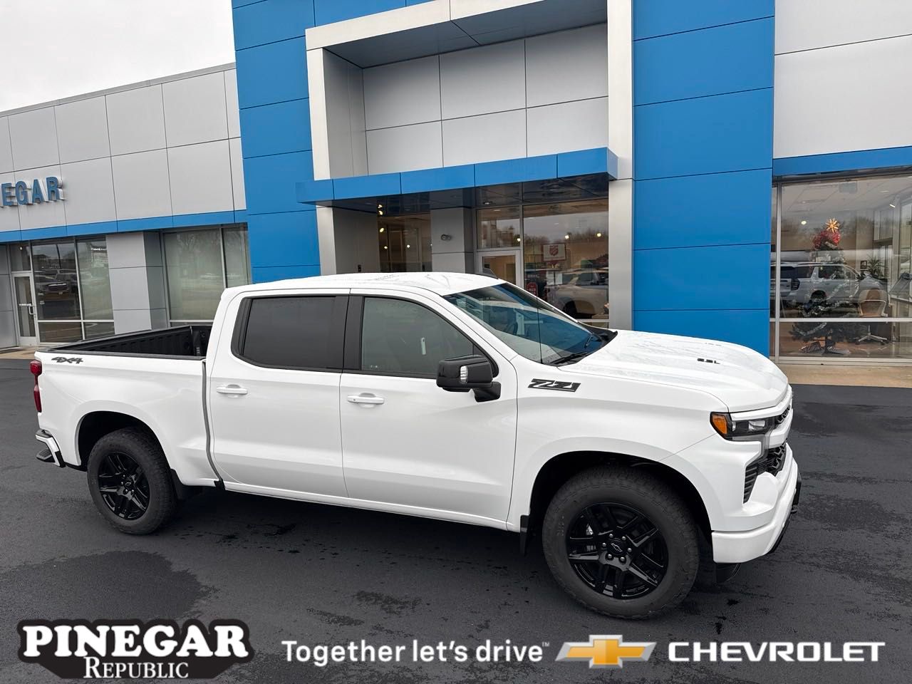 2025 Chevrolet Silverado 1500 RST 4