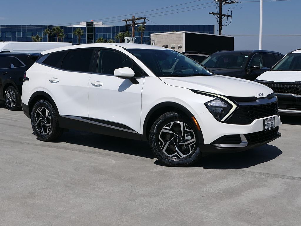 Snow White Pearl 2023 Kia Sportage SUV / Crossover Front-Wheel Drive 8-Speed Automatic