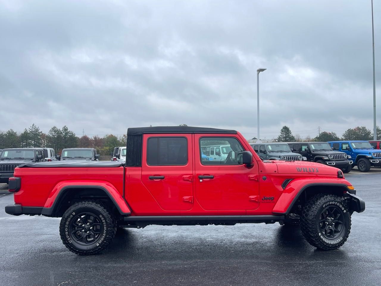 2024 Jeep Gladiator WILLYS 2