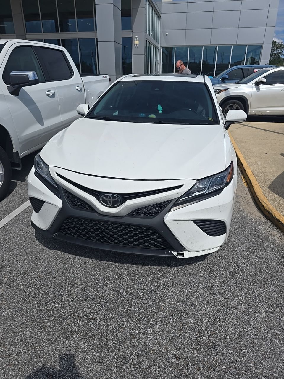 Super White 2020 Toyota Camry Sedan Front-Wheel Drive 8-Speed Automatic