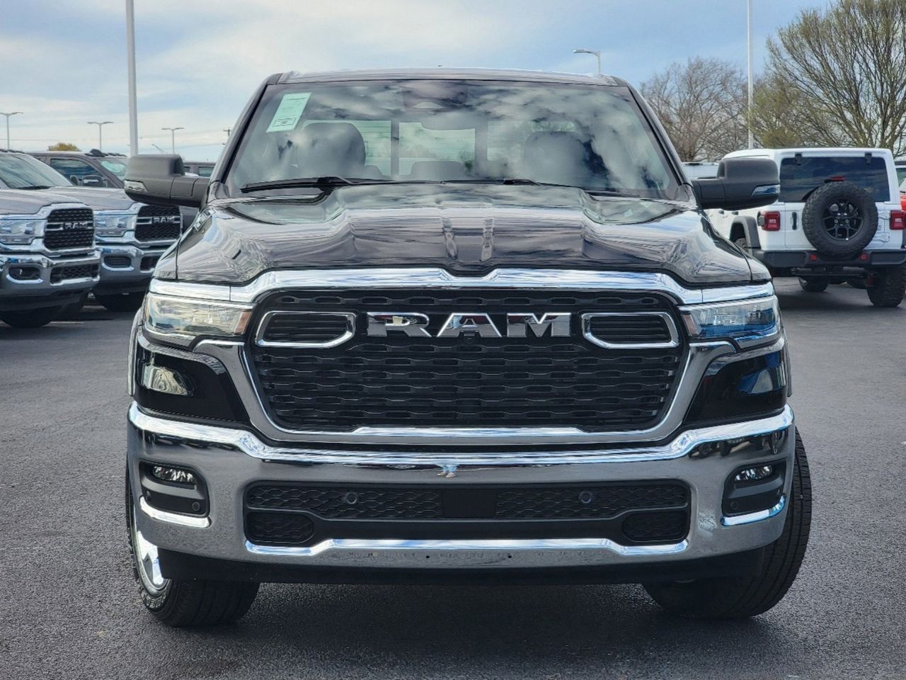 2025 Ram 1500 Big Horn/Lone Star 2