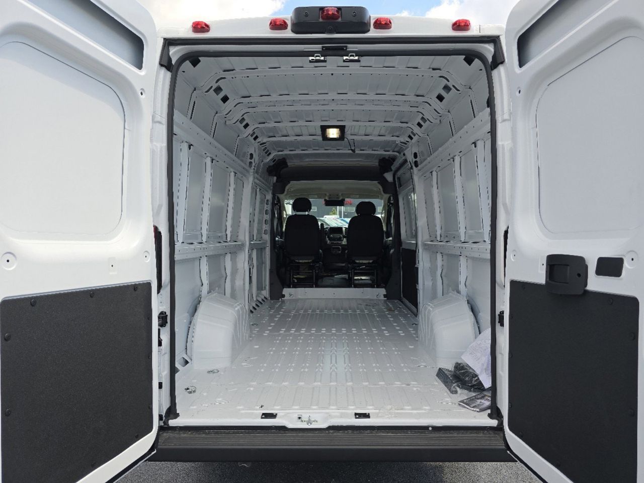 2024 Ram ProMaster 3500 High Roof 10