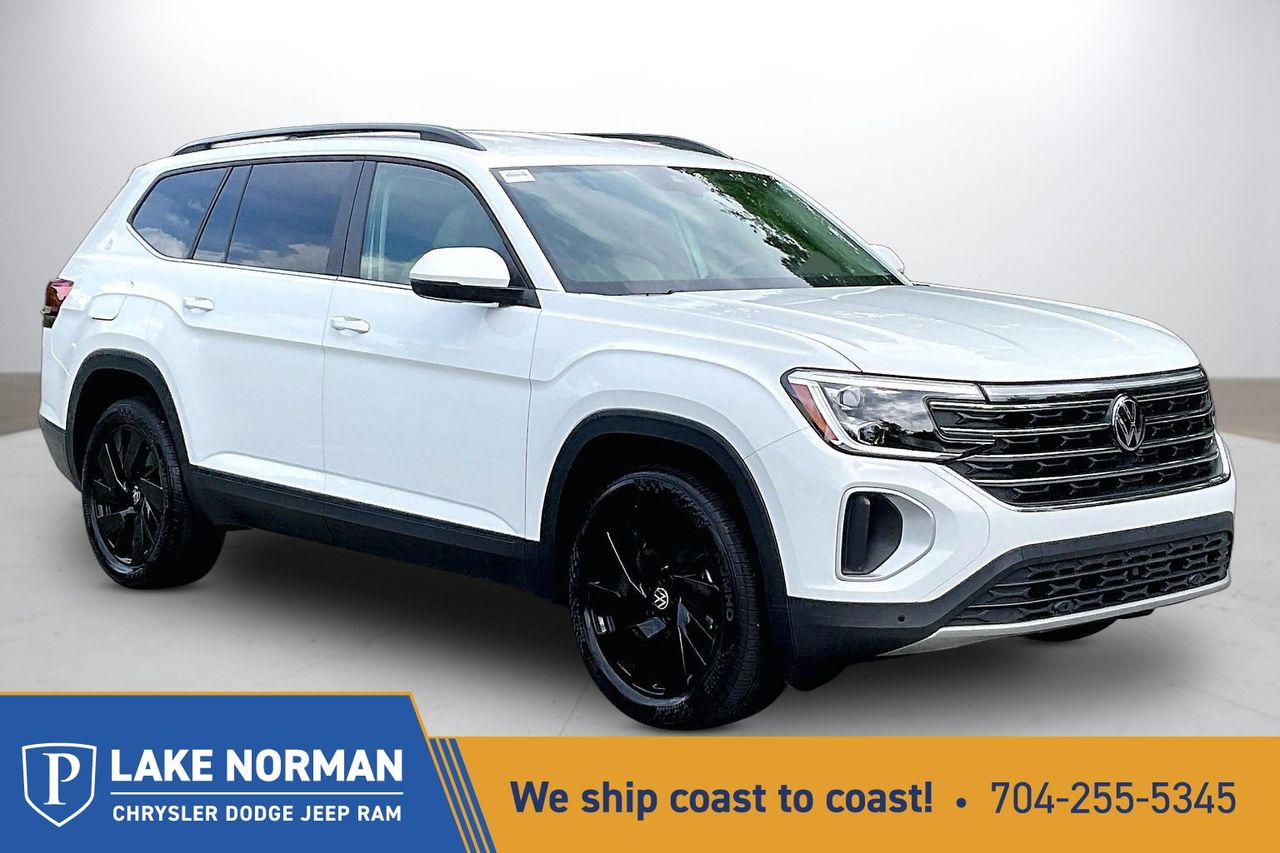 Pure White 2025 Volkswagen Atlas SE 4Motion with Technology SUV / Crossover All-Wheel Drive 8-Speed Automatic