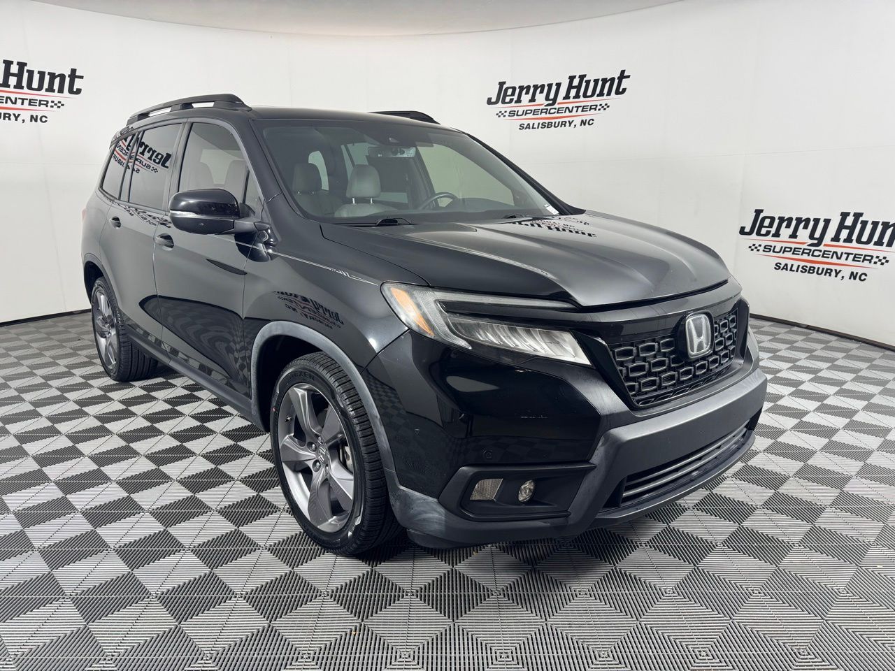 View vehicle photo 6
