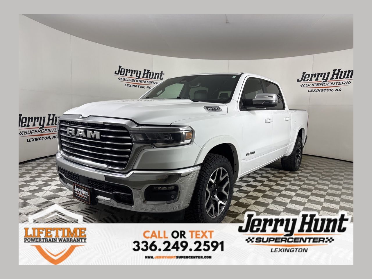2025 RAM 1500 Laramie Crew Cab 4WD