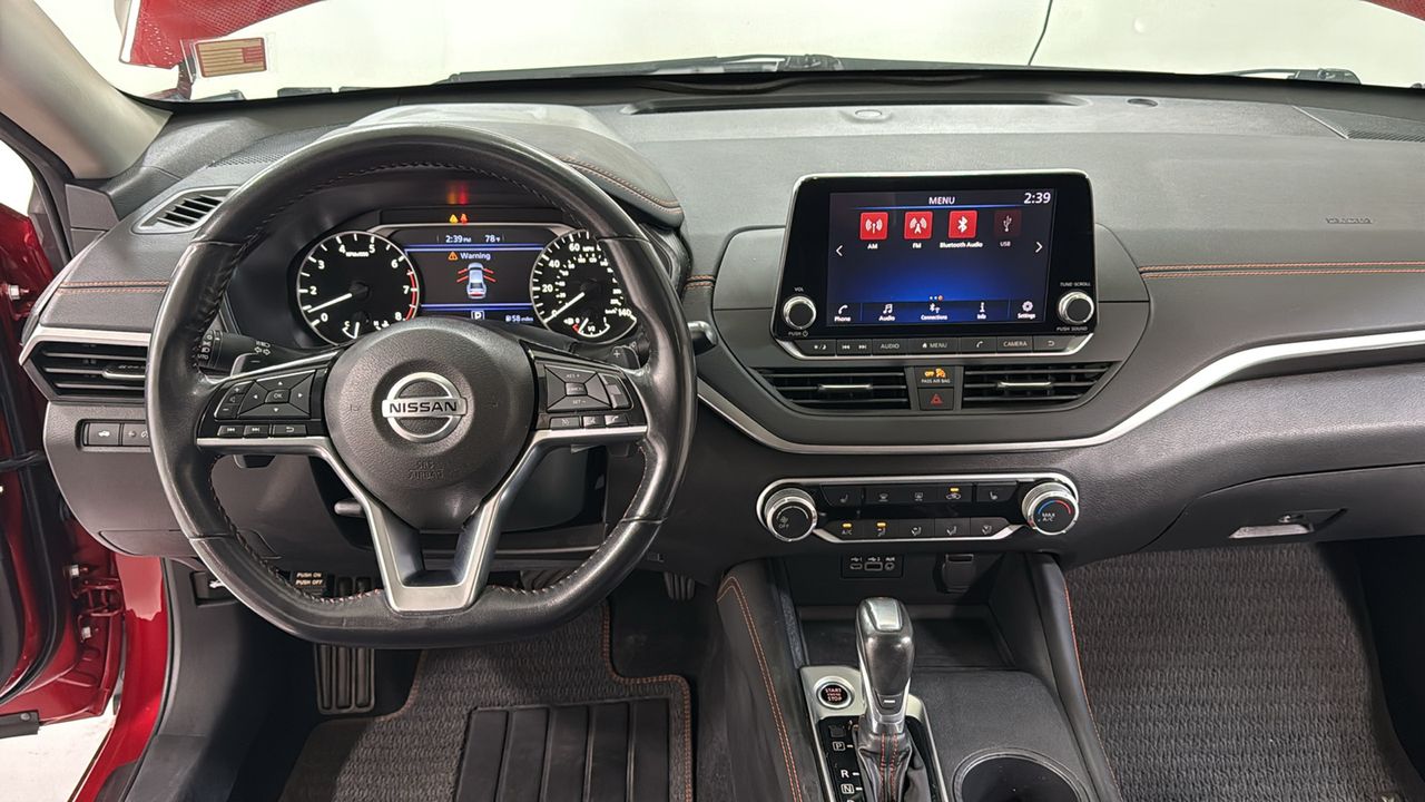 Used 2019 Red Nissan 2.5 SR image 9