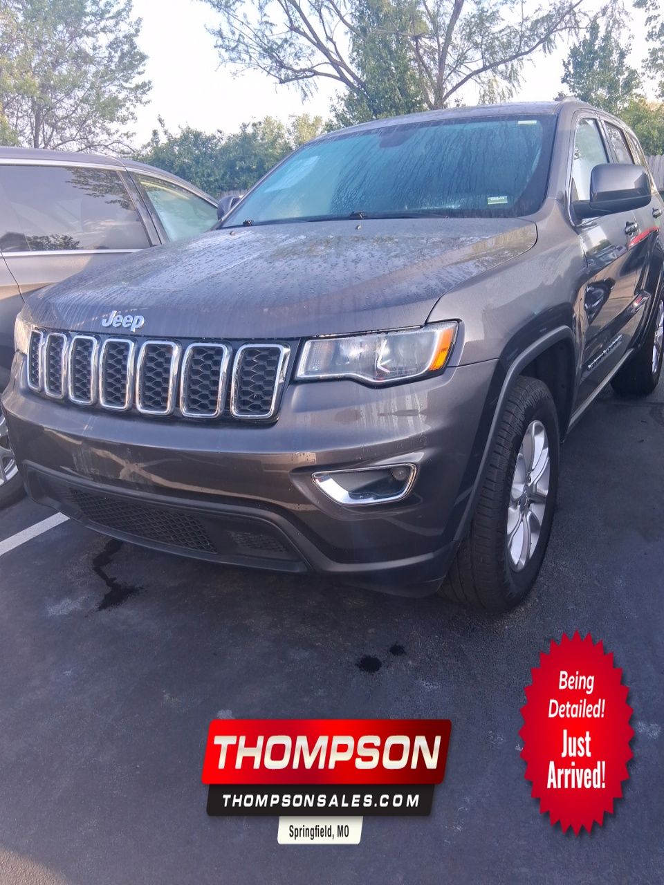 Gray (Granite Crystal Metallic Clearcoat) 2021 Jeep Grand Cherokee Laredo E 4WD SUV / Crossover Four-Wheel Drive 8-Speed Automatic