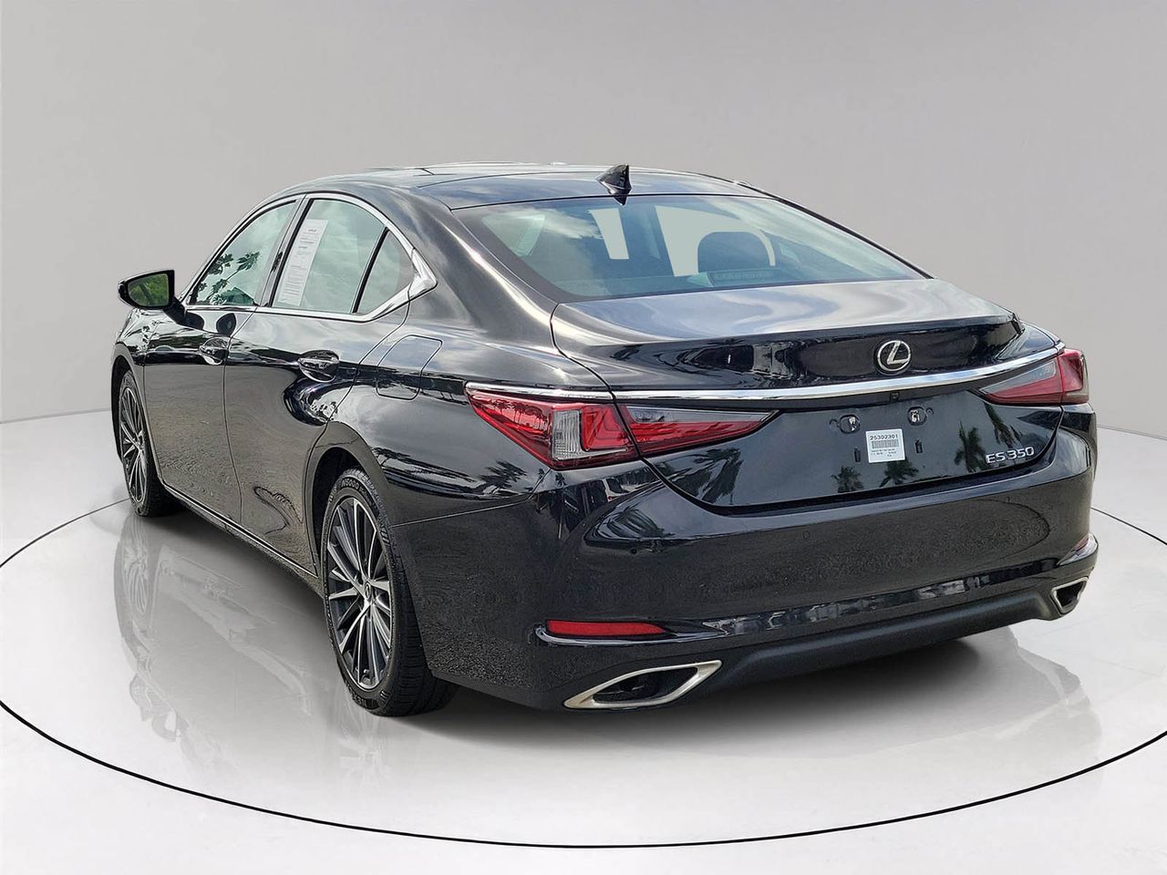 View vehicle photo 4