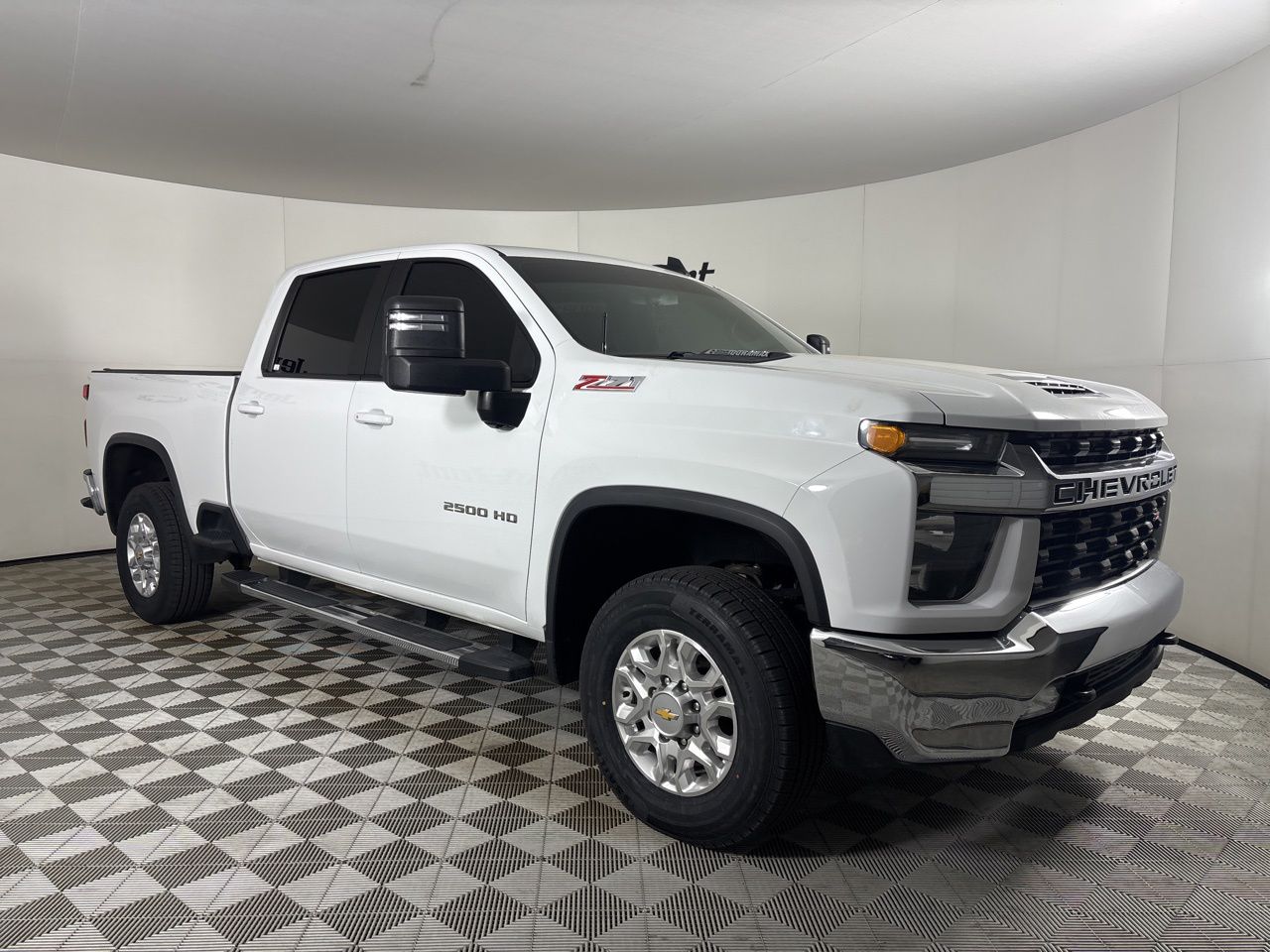 View vehicle photo 3