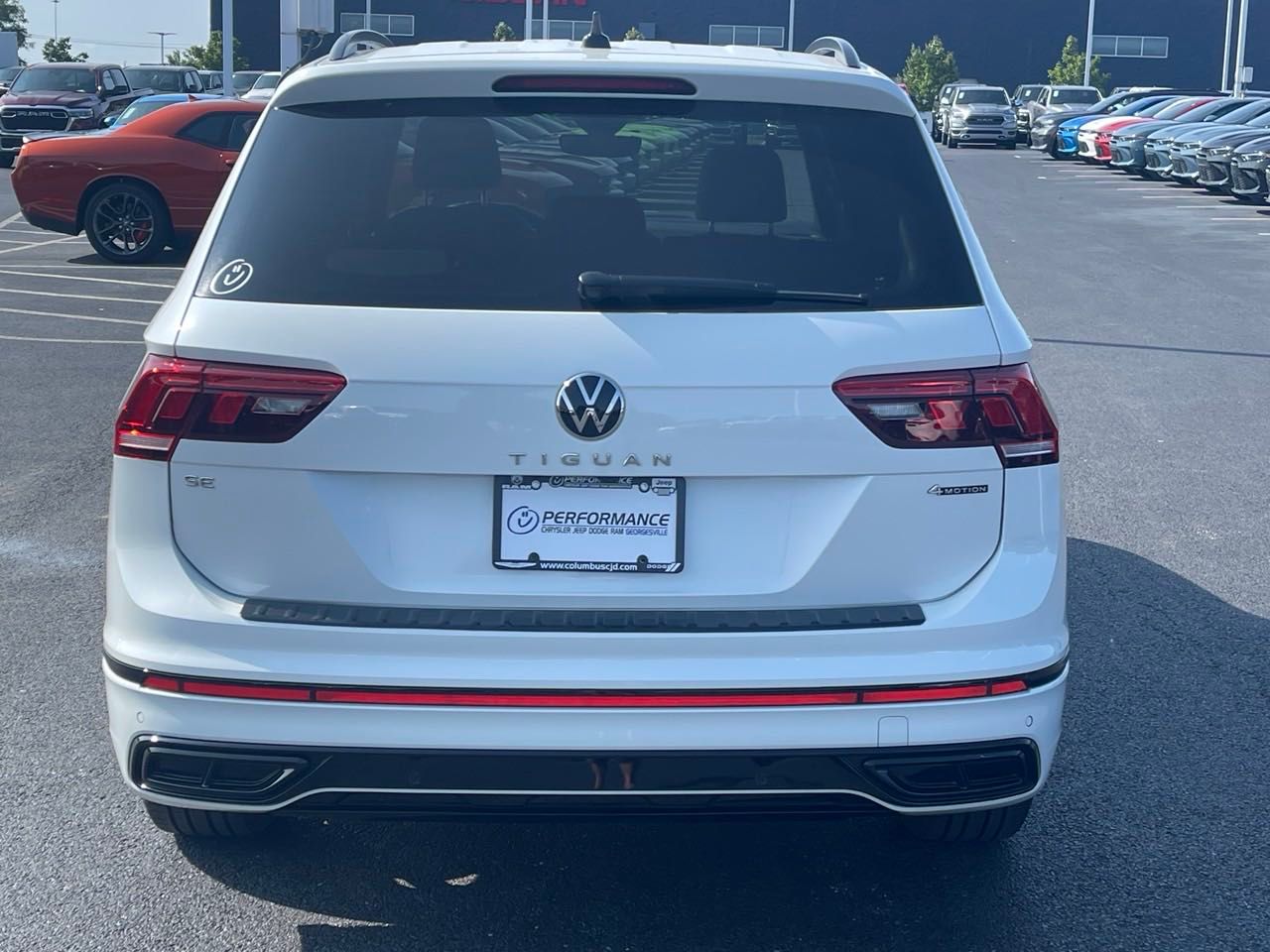 2022 Volkswagen Tiguan 2.0T SE R-Line Black 4