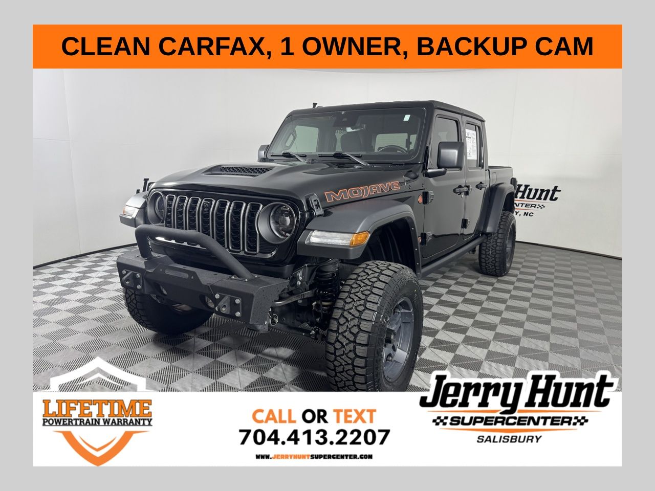 Black Clearcoat 2024 Jeep Gladiator Mojave Crew Cab 4WD Pickup Truck Four-Wheel Drive 8-Speed Automatic