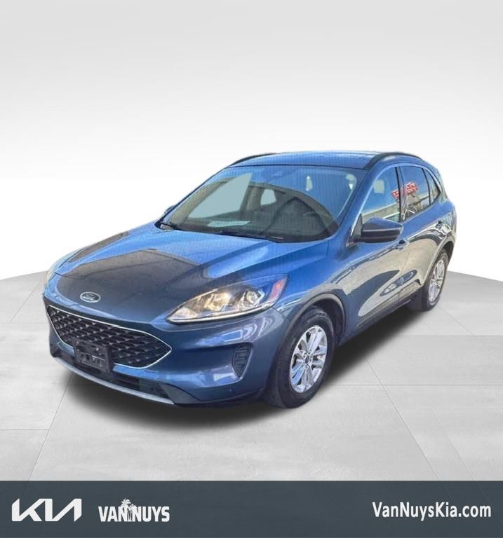 Blue Metallic 2020 Ford Escape SE FWD SUV / Crossover Front-Wheel Drive 8-Speed Automatic