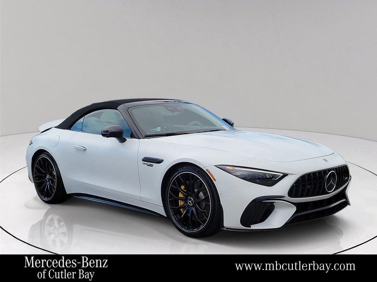 MANUFAKTUR Moonlight White Magno 2022 Mercedes-Benz SL-Class AMG SL 63 4MATIC Convertible All-Wheel Drive 9-Speed Automatic