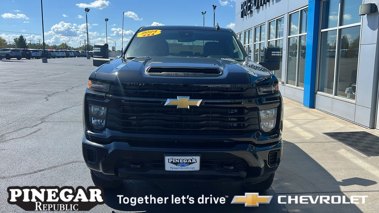 2024 Chevrolet Silverado 2500HD Custom 4