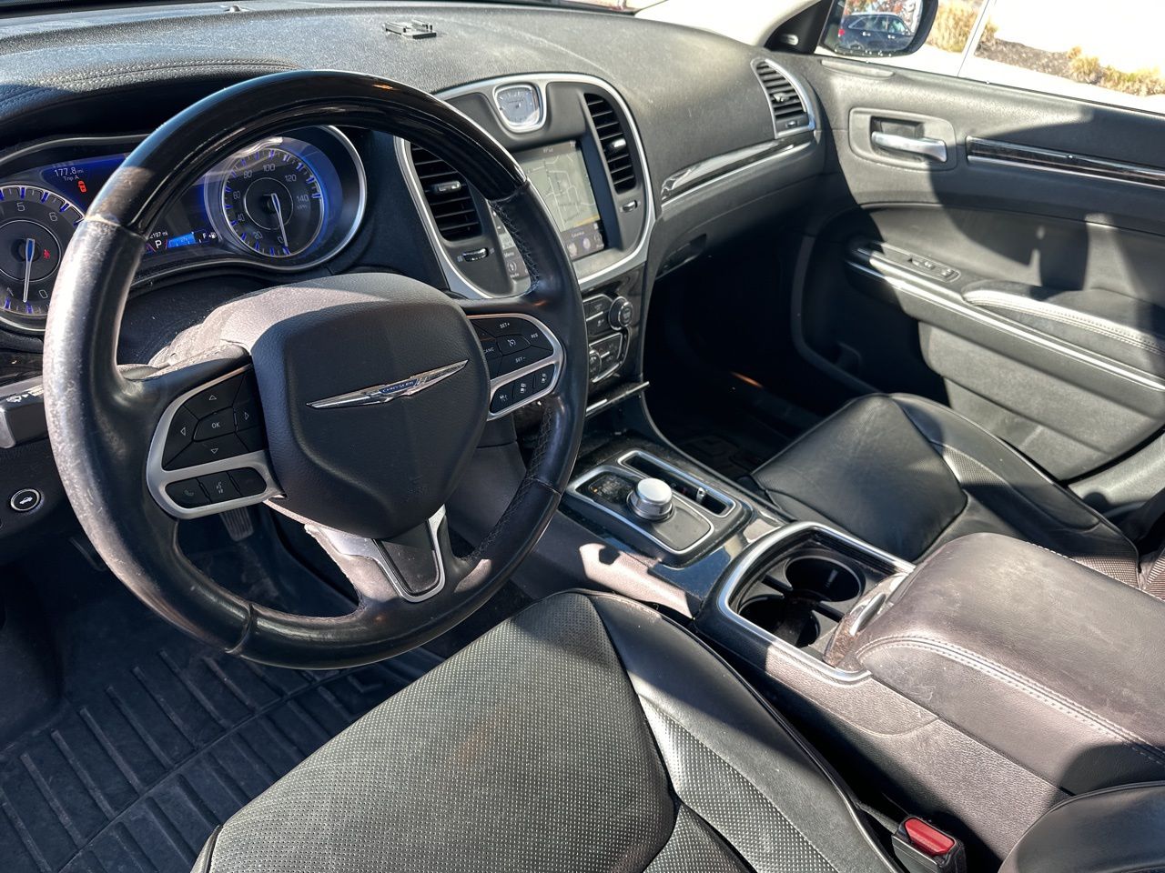 2018 Chrysler 300 Limited 16