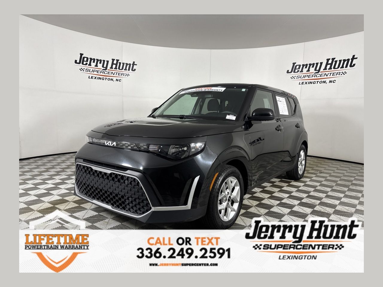 Fusion Black 2024 Kia Soul SUV / Crossover Front-Wheel Drive Continuously Variable Transmission