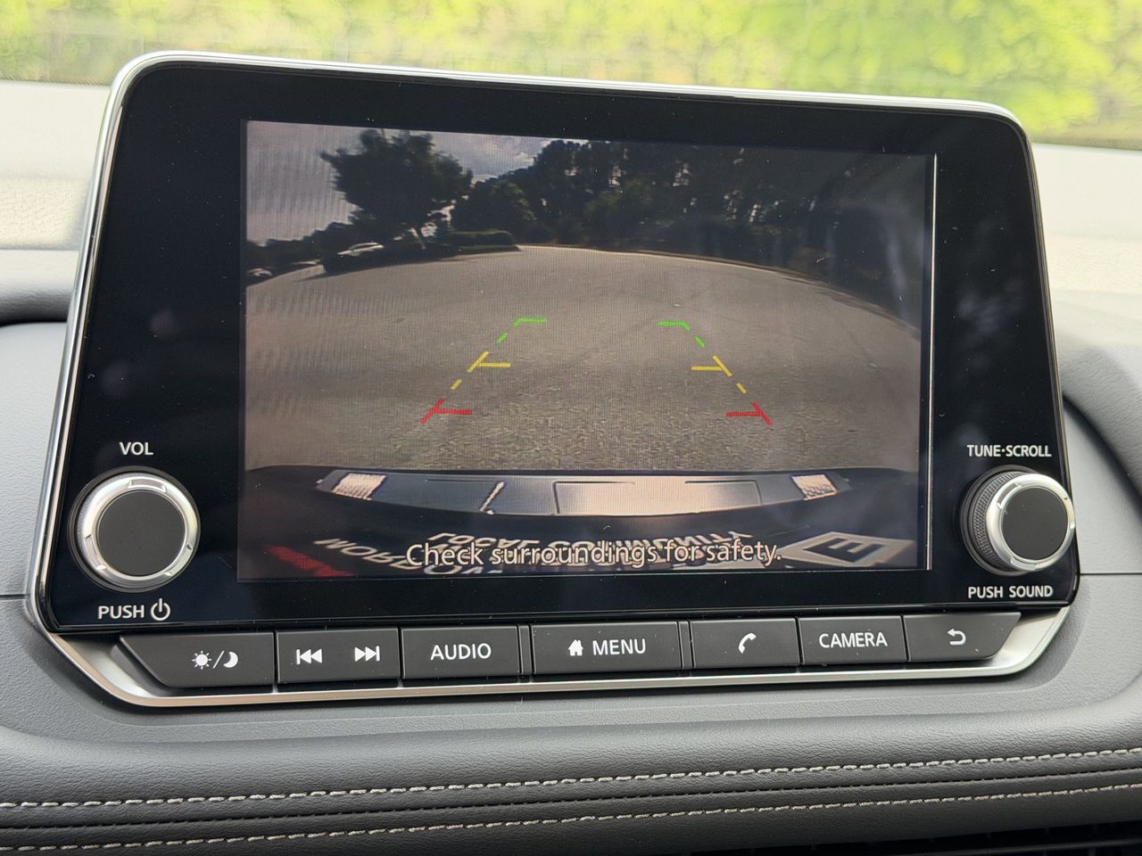 View vehicle photo 4