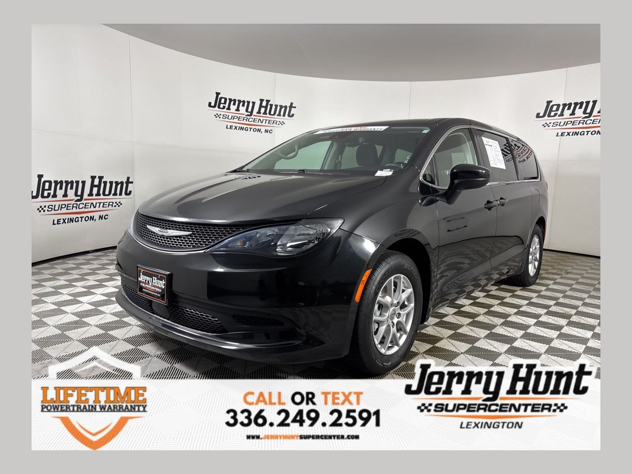 2023 Chrysler Voyager LX FWD