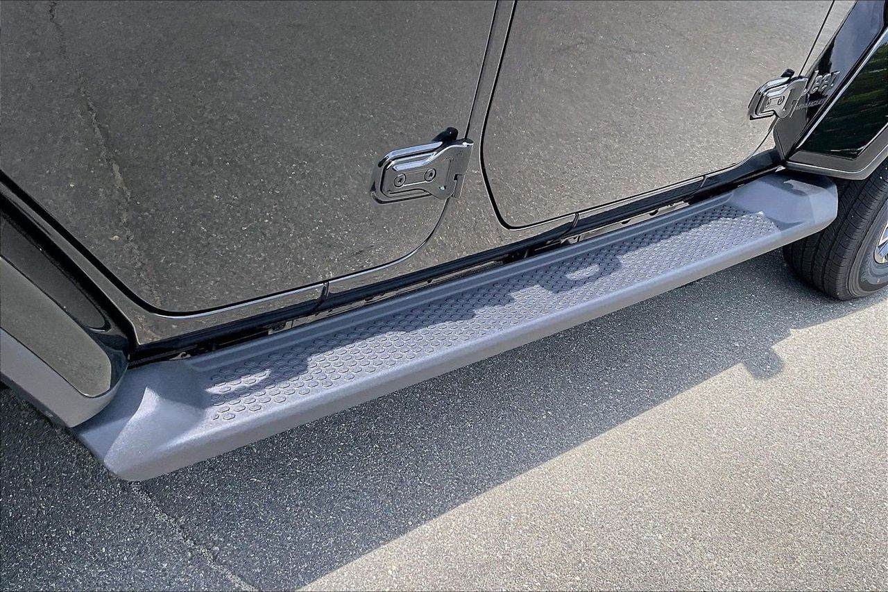 New 2026 Black Jeep Sahara image 9