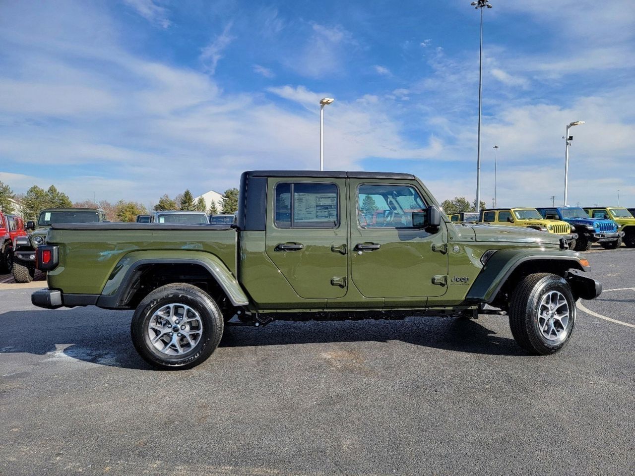 2024 Jeep Gladiator Sport 8