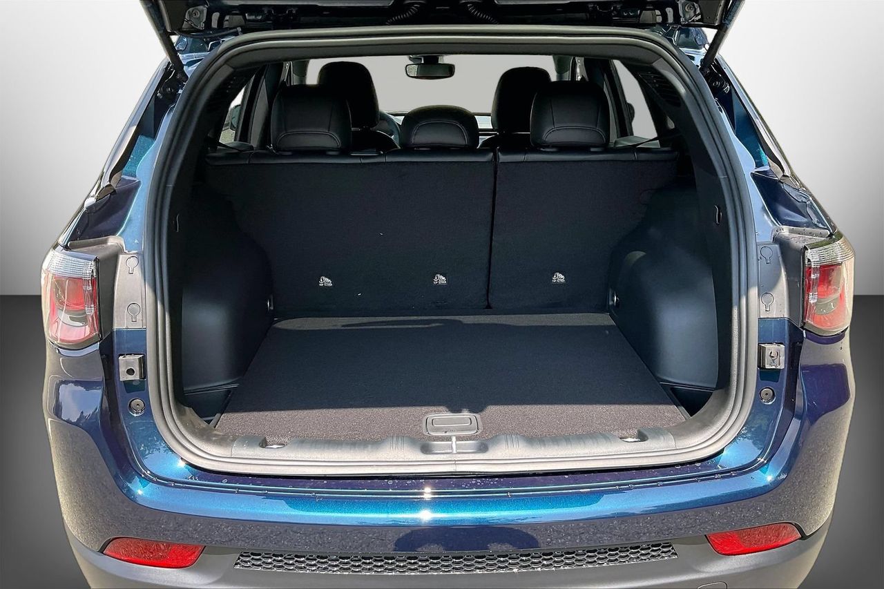 New 2026 Blue Jeep Latitude image 19