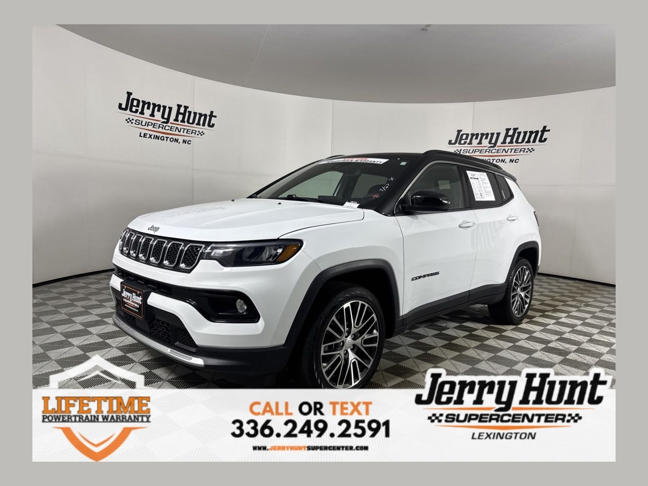 Bright White Clearcoat 2023 Jeep Compass SUV / Crossover Four-Wheel Drive 8-Speed Automatic