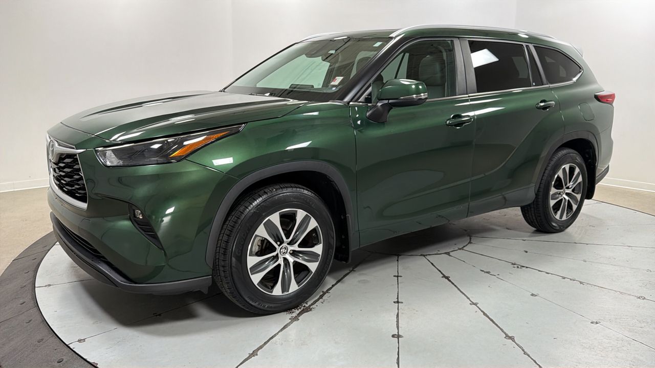 2023 Toyota Highlander XLE FWD