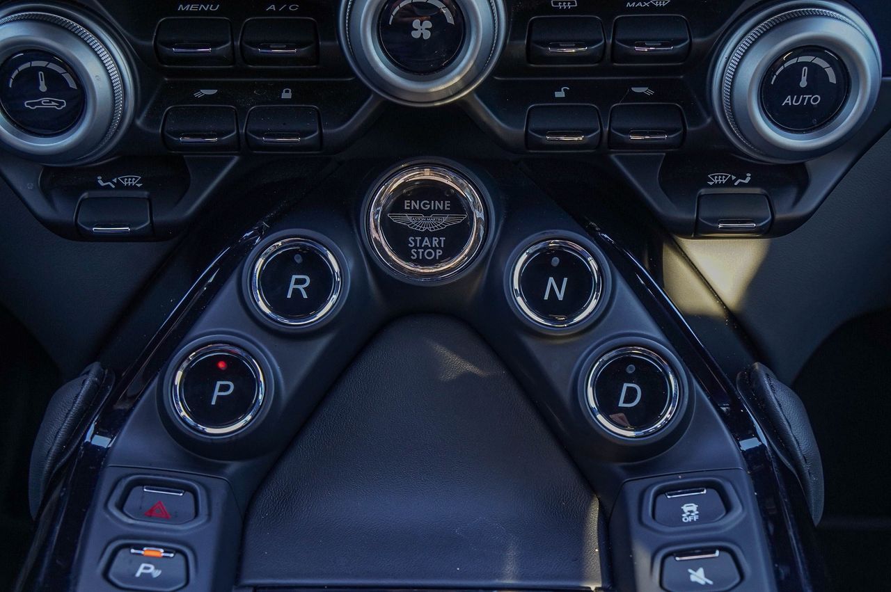 Used Car 2022 Aston Martin Vantage  For Sale Under $140,000 In Austin, Texas