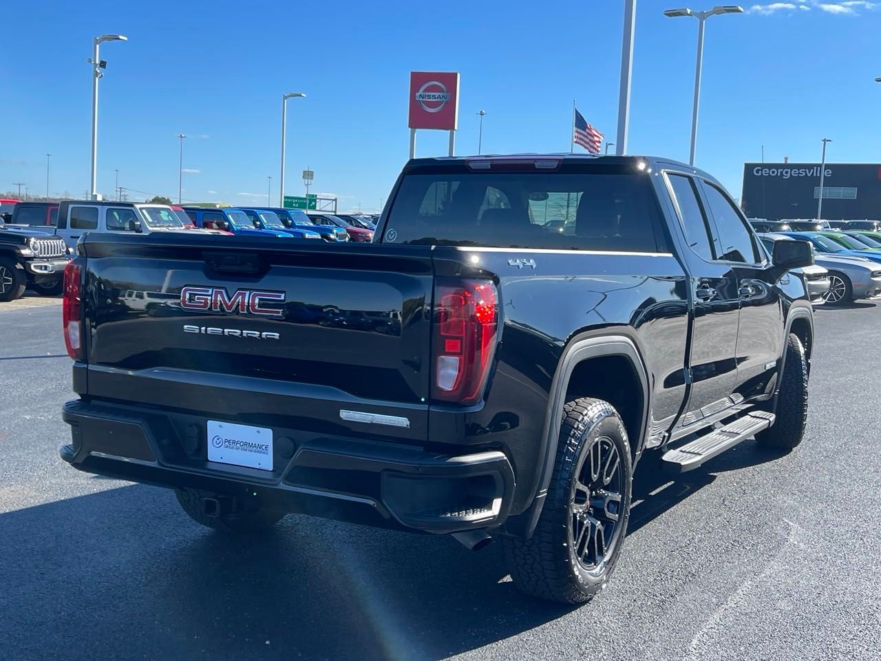 2023 GMC Sierra 1500 Elevation 3