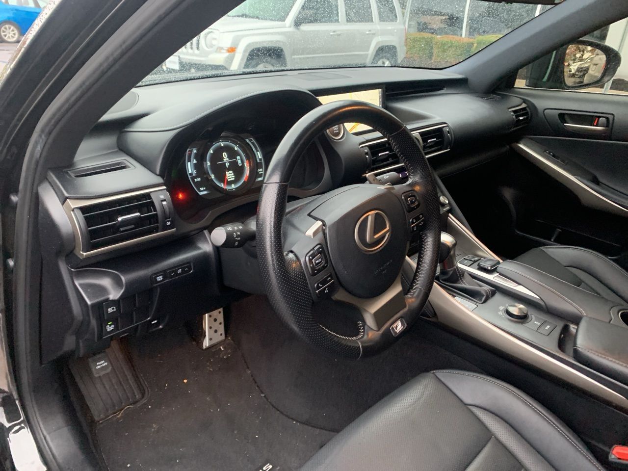 2019 Lexus IS 300 16