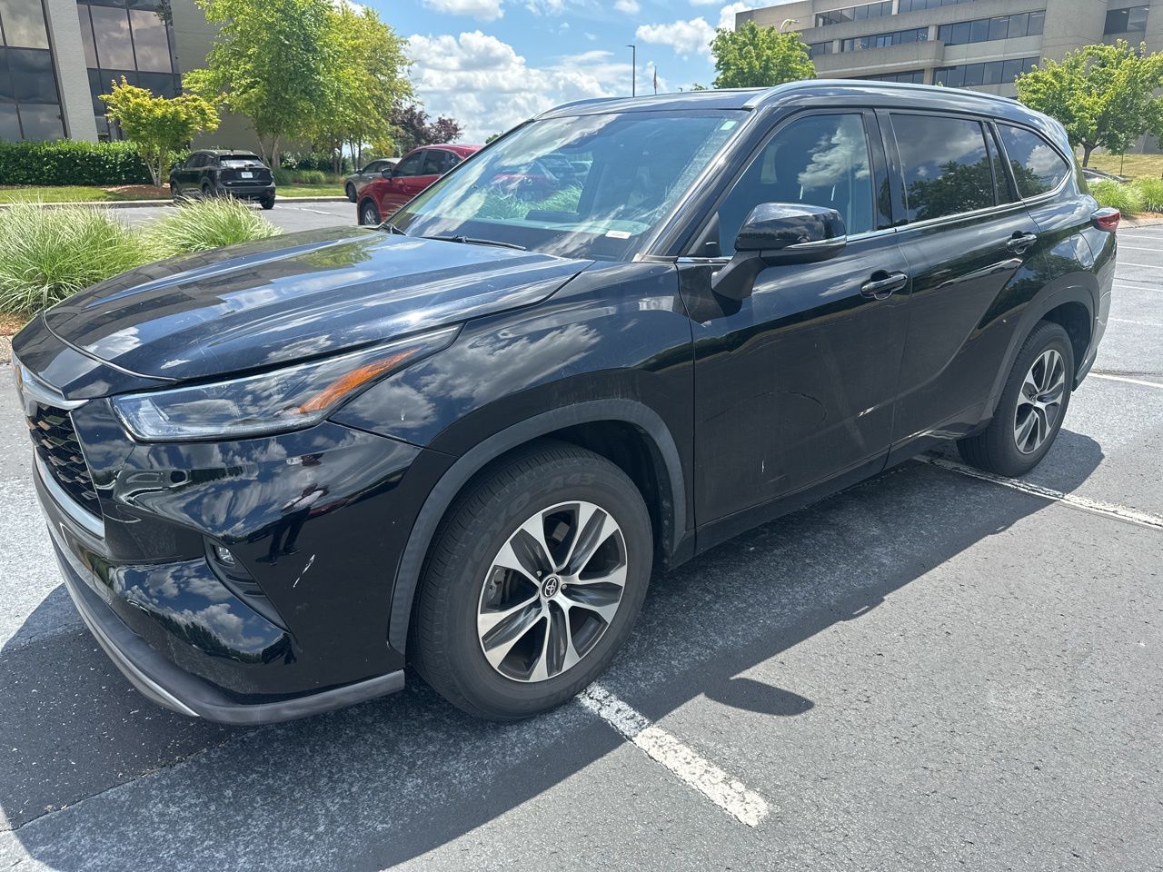 2021 Toyota Highlander XLE 4x2 V6's photo