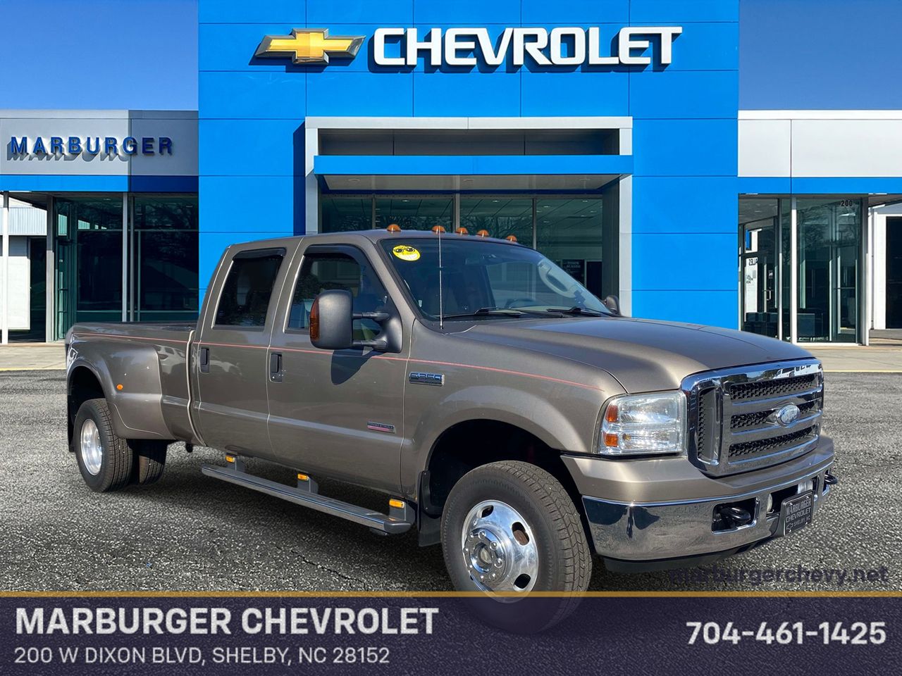 Gold 2005 Ford F-350 Super Duty Pickup Truck Four-Wheel Drive 5-Speed Automatic Overdrive