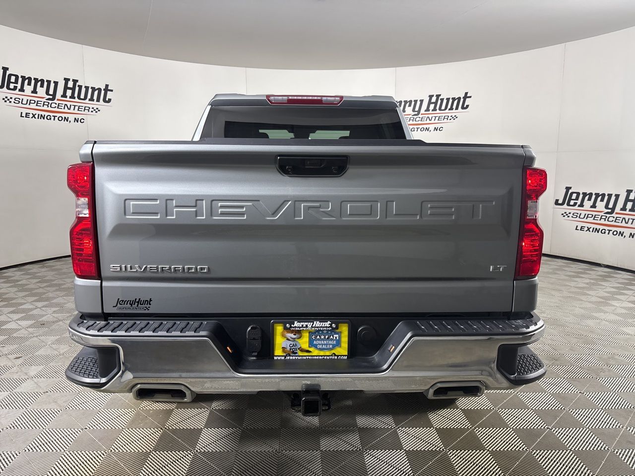 View vehicle photo 5