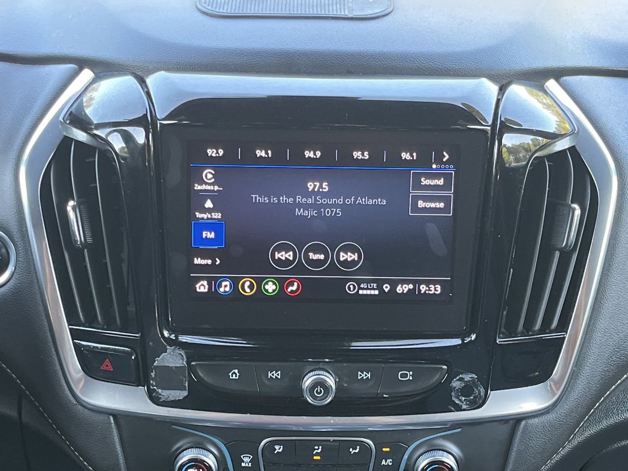 View vehicle photo 3