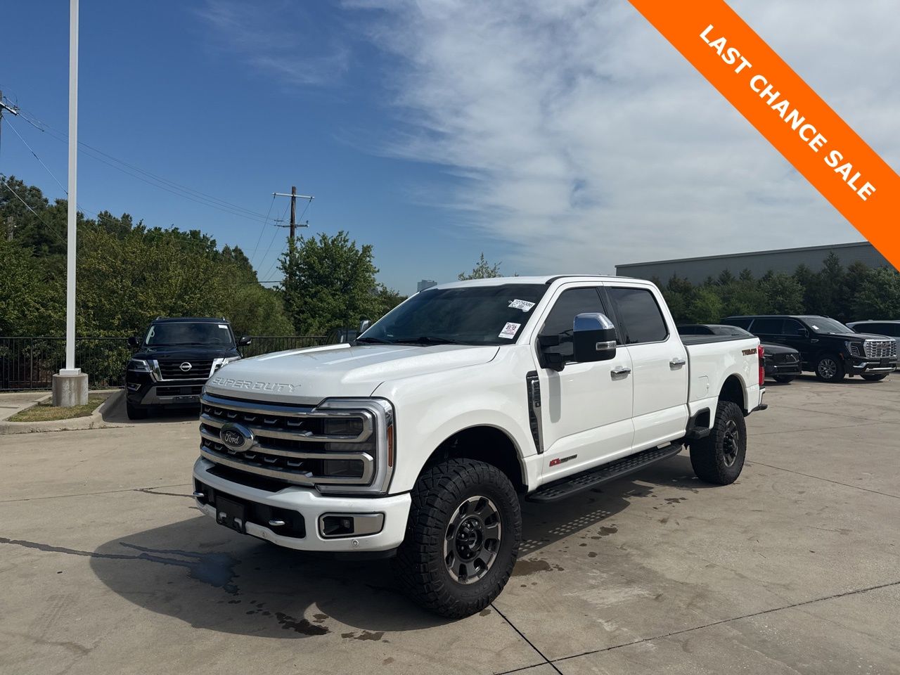 Star White Metallic Tri-Coat 2024 Ford F-250 Super Duty Platinum Crew Cab 4WD Pickup Truck Four-Wheel Drive Automatic