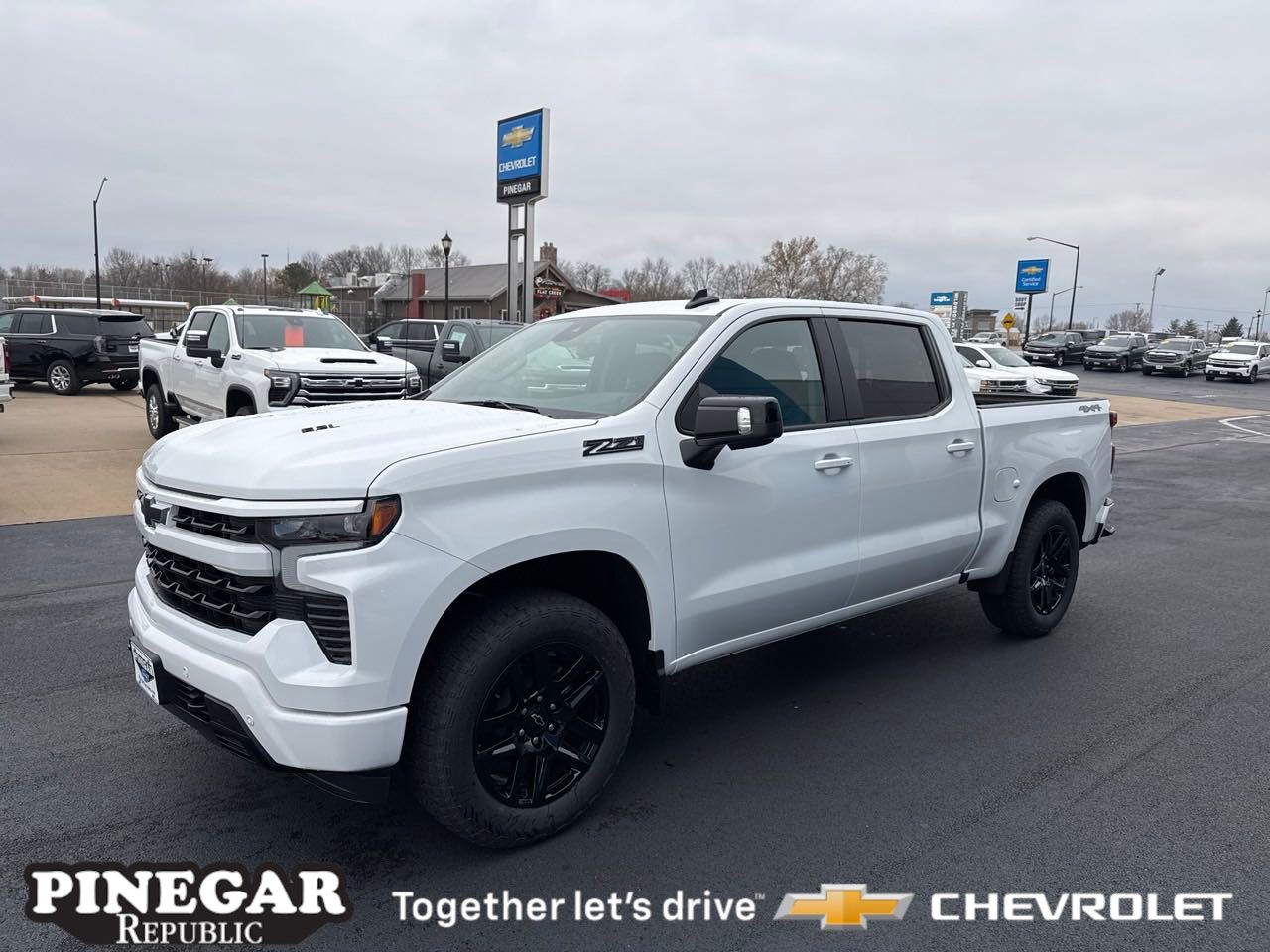 2025 Chevrolet Silverado 1500 RST 3