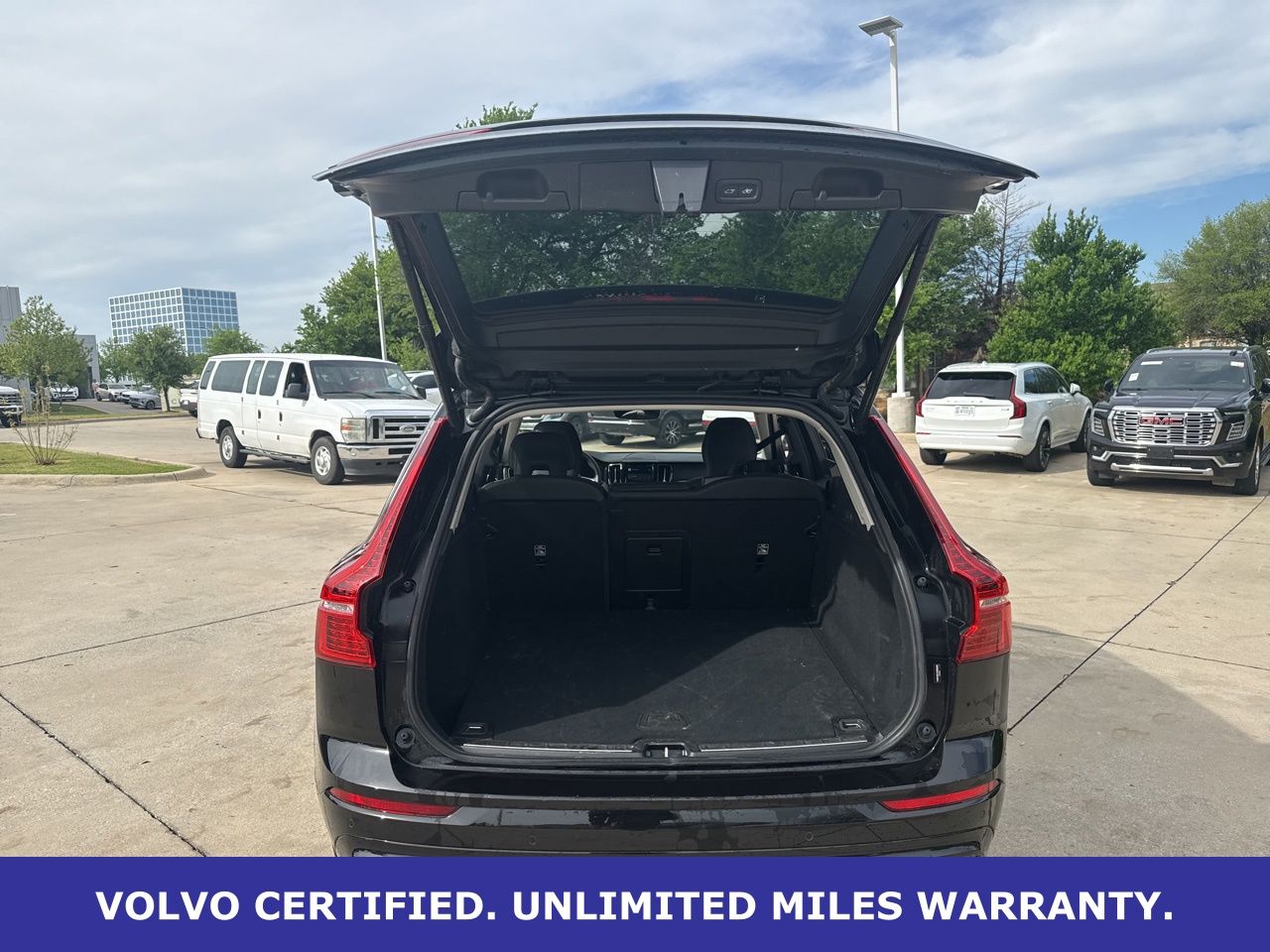 View vehicle photo 7