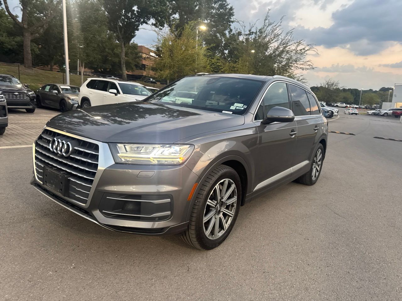 2019 Audi Q7 55 SE Premium Plus