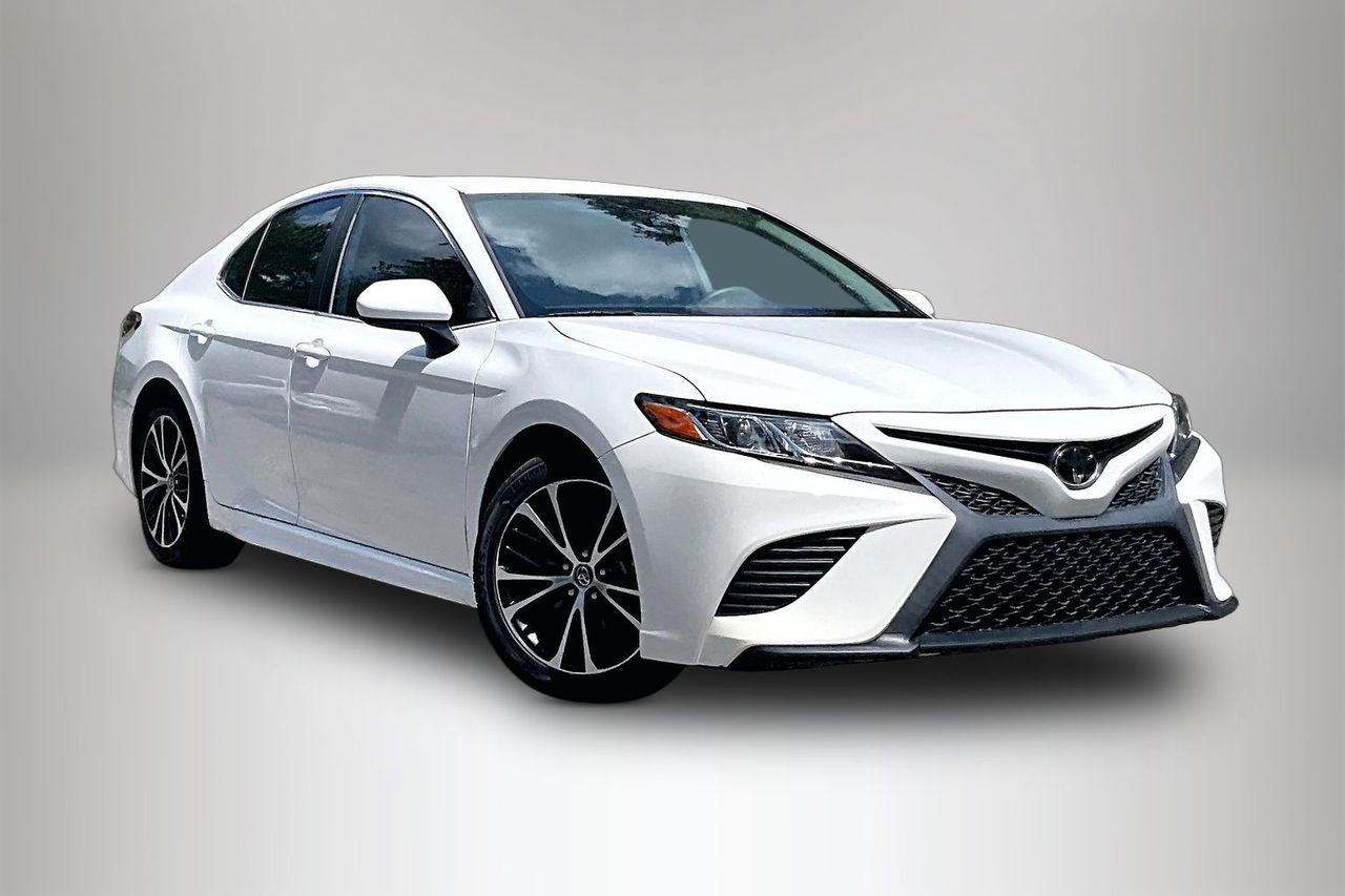 2019 Toyota Camry SE FWD