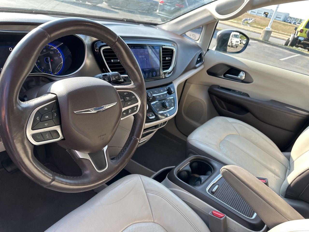 2017 Chrysler Pacifica Touring L Plus 8