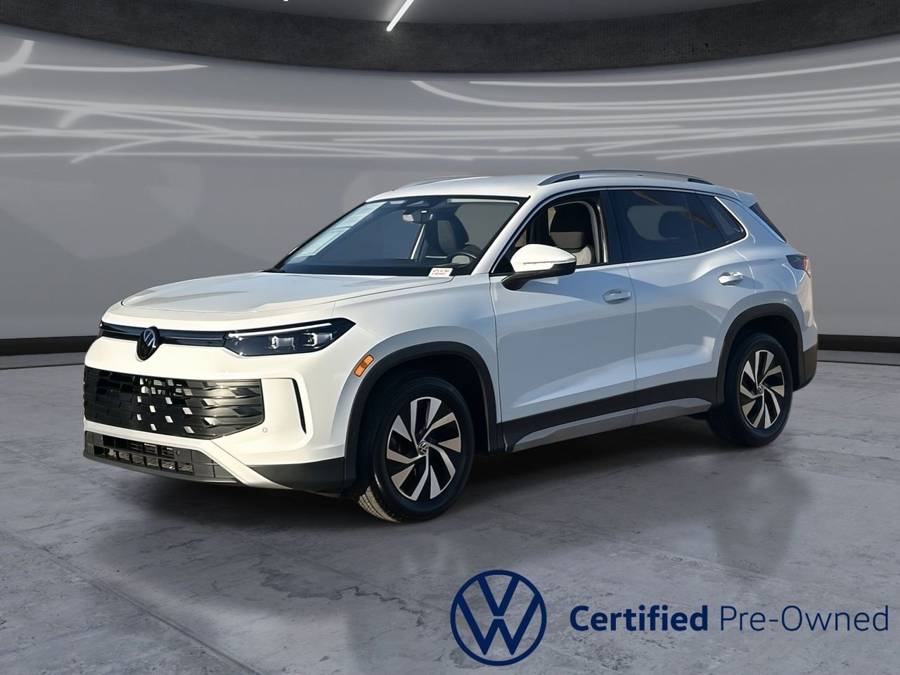 Pure White 2026 Volkswagen Tiguan SUV / Crossover Front-Wheel Drive 8-Speed Automatic